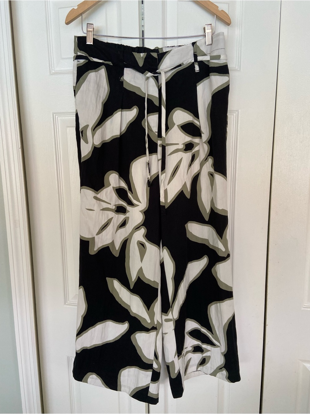Nine West Black and Cream Wide-Leg Pants